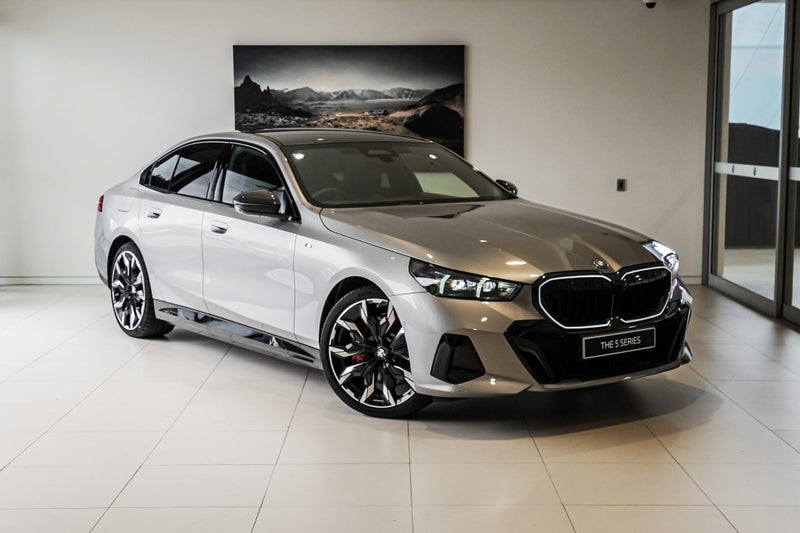 2025 BMW 550e 12FK xDrive Sedan