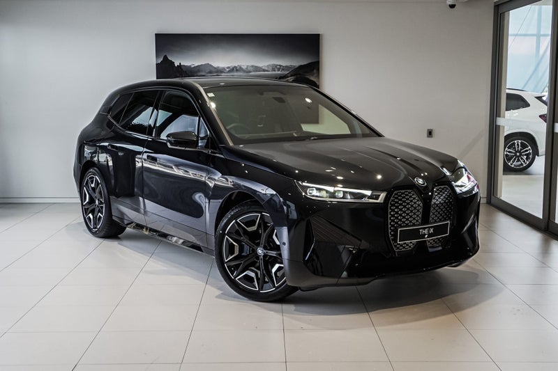 2025 BMW iX xDrive50