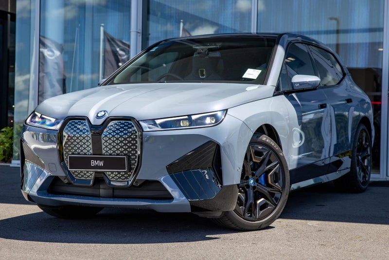 2025 BMW iX xDrive50