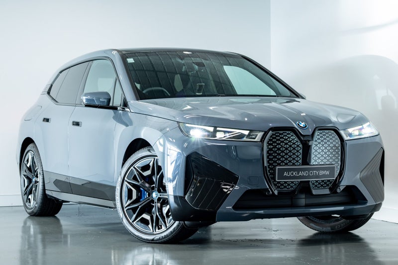 2025 BMW iX xDrive50 + Comfort