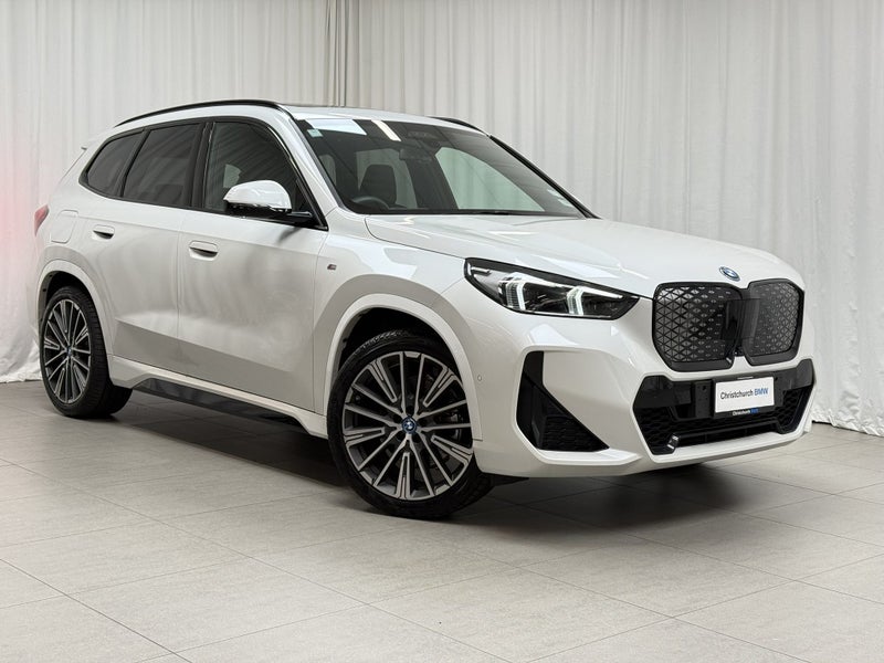 2025 BMW iX1 BMW iX1 xDrive30 with Innovations