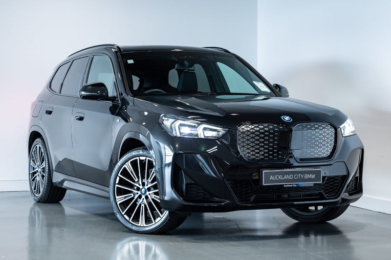 2025 BMW iX1 xDrive30