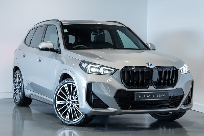 2025 BMW X1 xDrive25e - Plug-in Hybrid with Inn...