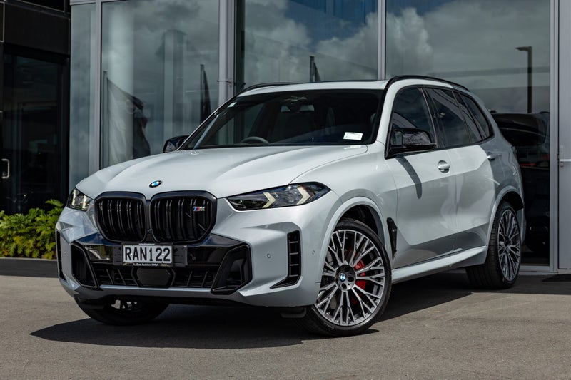 2025 BMW X5 M60i