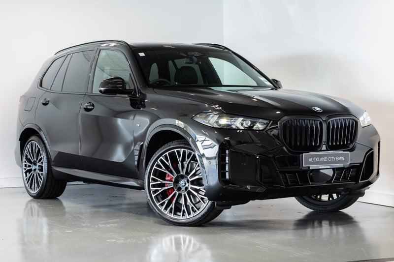 2025 BMW X5 xDrive30d M Sport Pro + Innovations...