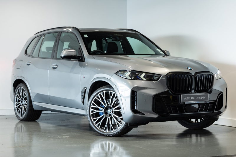 2025 BMW X5 xDrive40d M-Sport Pro + Innovations...