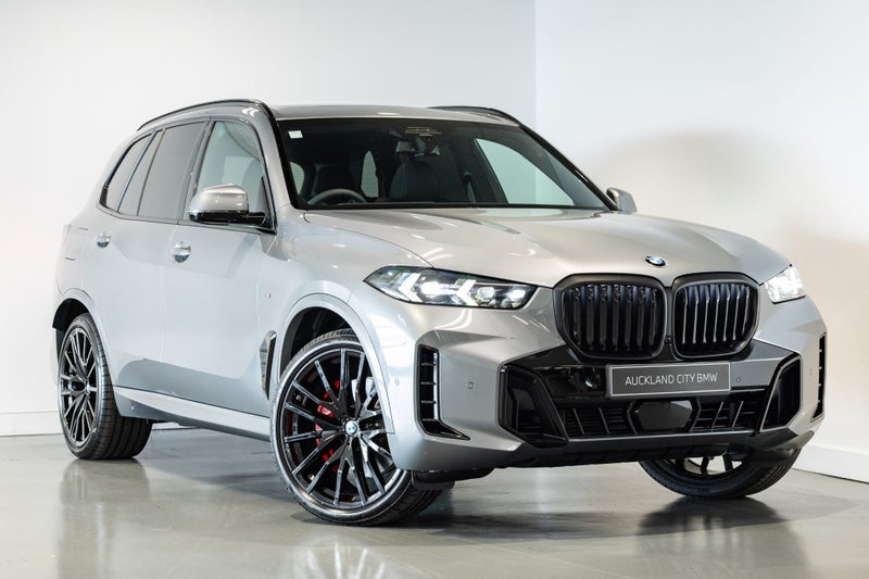 2025 BMW X5 xDrive40d M-Sport Pro + Innovations...