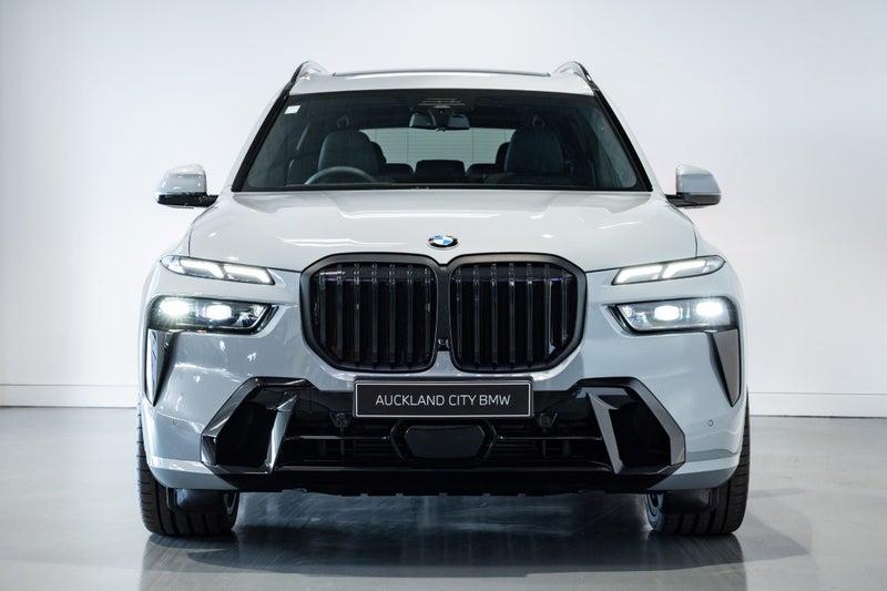 2025 BMW X7 Xdrive40d MSport Pro + Connoisseur...