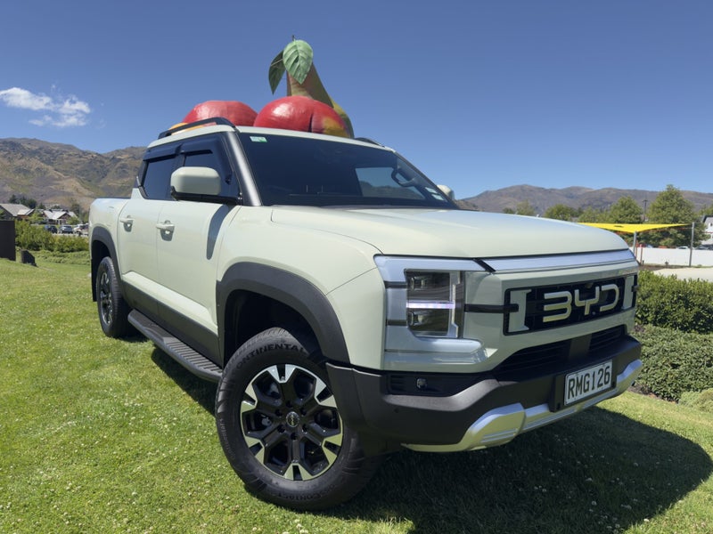 2025 BYD Shark 6 Premium PHEV AWD