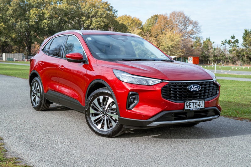 2025 Ford Escape Titanium 2.5 L Hybrid