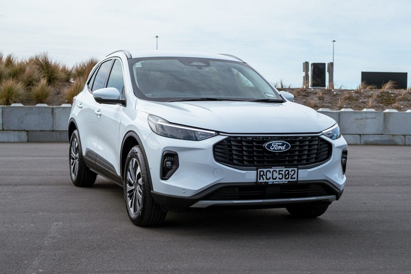 2025 Ford Escape Titanium 2.5 L Hybrid