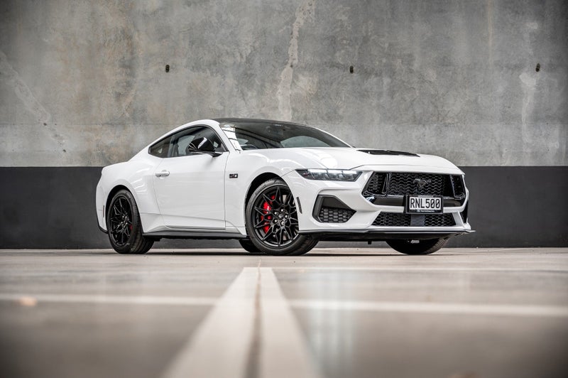 2025 Ford Mustang 5.0L Black Edition Manual