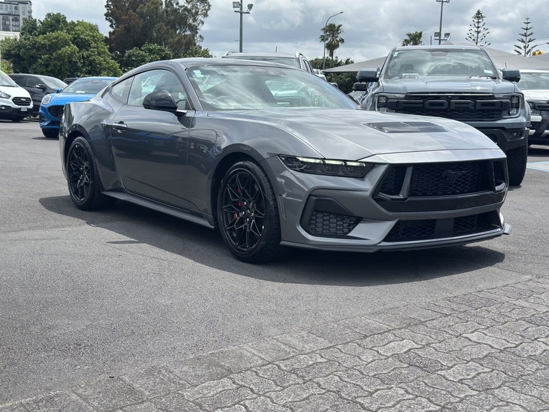 2025 Ford Mustang GT Fastback 5.0L Black Edition