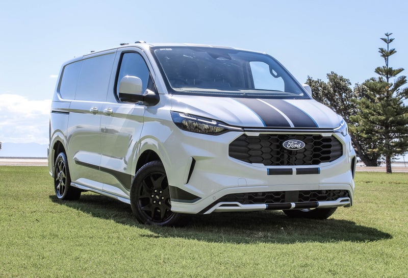 2025 Ford Transit CUSTOM 320 SPORT AWD