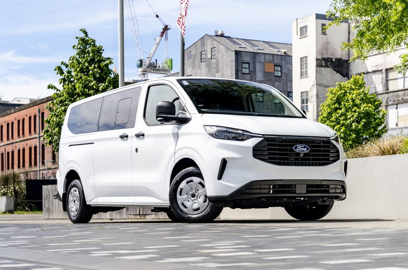 2025 Ford Transit Kombi 320L Bus