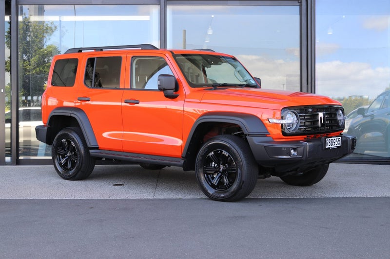 2025 GWM Tank 300 Lux Hybrid 2.0Ph - NZ New