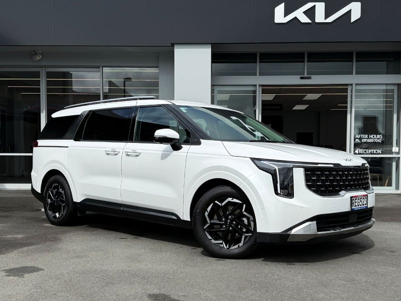 2025 Kia Carnival Deluxe