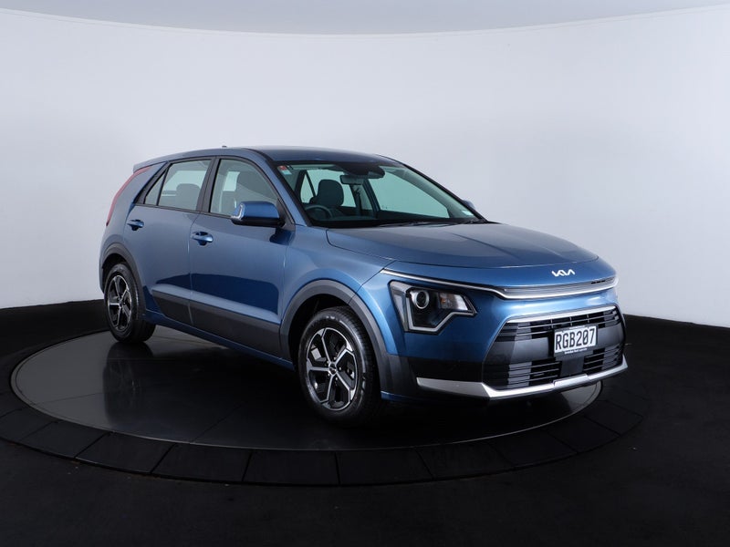 2025 Kia Niro HEV light