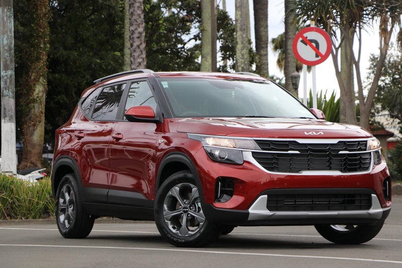 2025 Kia Seltos LX 2.0P