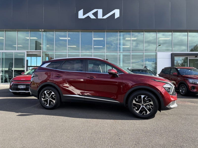 2025 Kia Sportage Light 1.6Pht/6At
