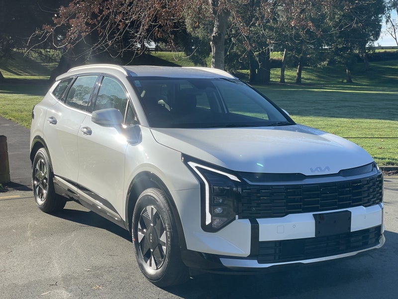 2025 Kia Sportage Light Hev Awd 1.6Pht