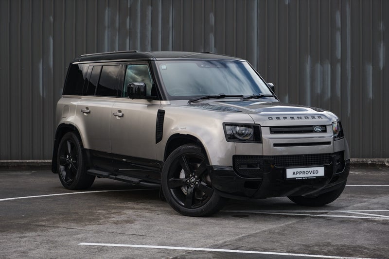 2025 Land Rover Defender 110 D300 X-Dynamic SE