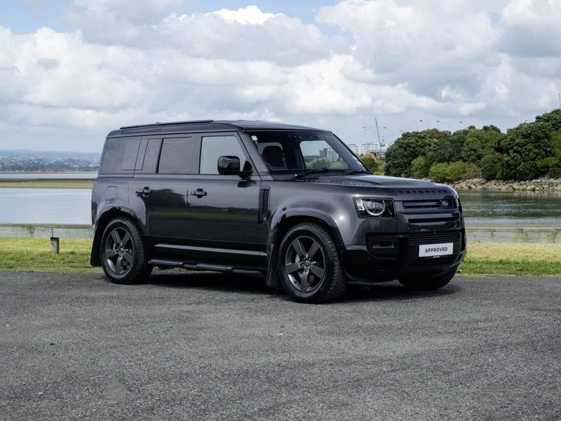 2025 Land Rover Defender 110 D300 X-Dynamic SE