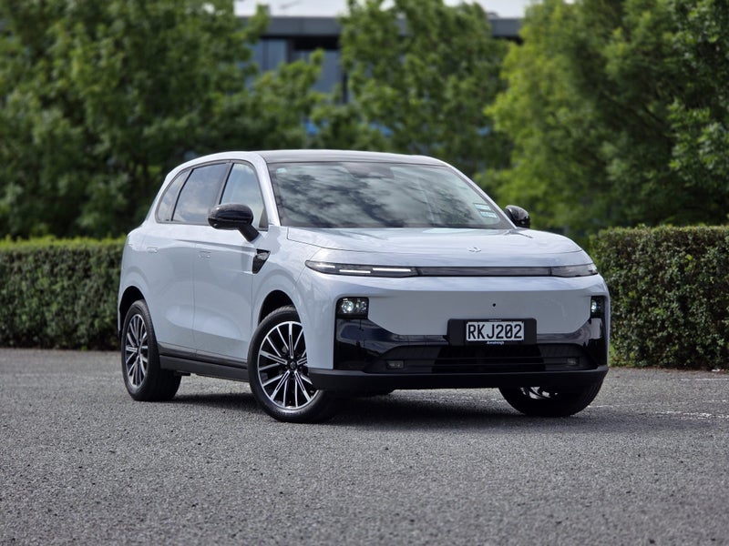 2025 Leapmotor B10 Design 67Kwh/Ev/At