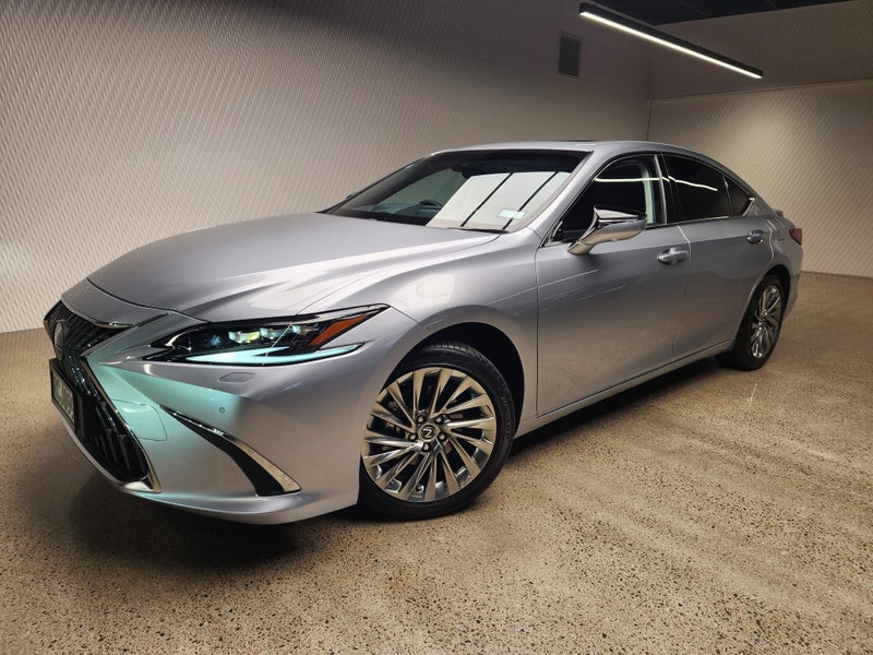 2025 Lexus ES 300h ES300HLimited 2.5P HV ECVT FWD