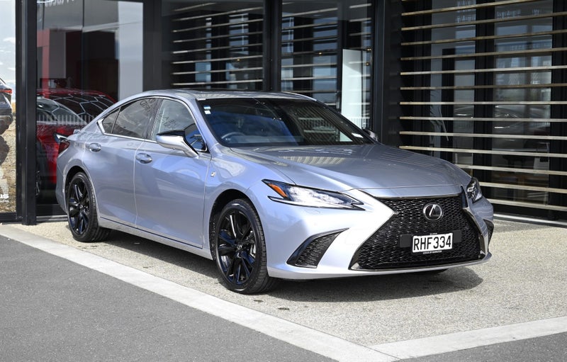 2025 Lexus ES 300h F SPORT 2.5L Hybrid