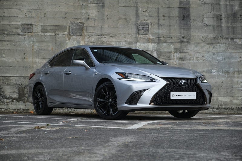 2025 Lexus ES 300h F-Sport