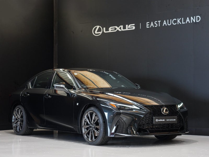 2025 Lexus IS 300h F SPORT 2.5P HV ECVT RWD