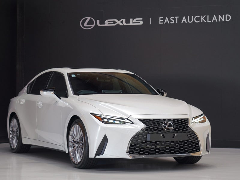 2025 Lexus IS 300h IS300HLIMITED 2.5P HV ECVT R...