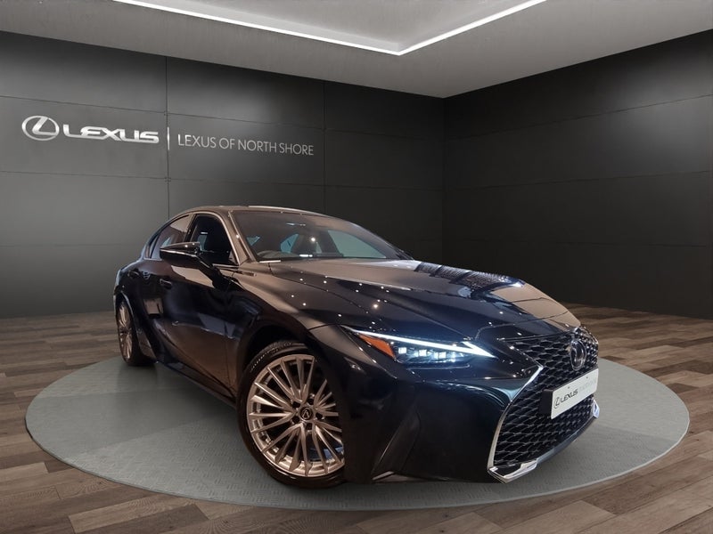 2025 Lexus IS 300h LIMITED 2.5L Hybrid RWD
