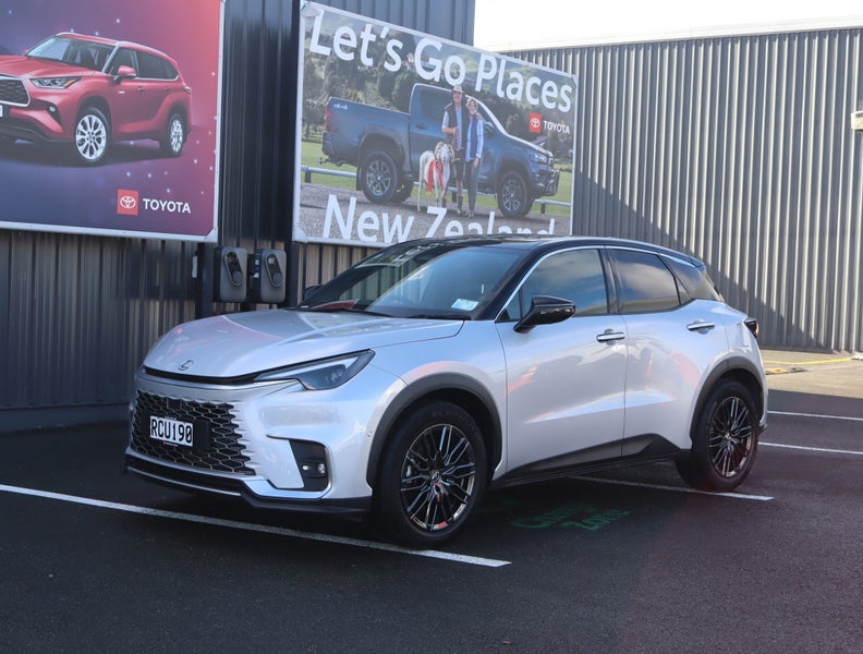 2025 Lexus LBX Cool 1.5P HEV ECVT FWD SUV/5D/5S