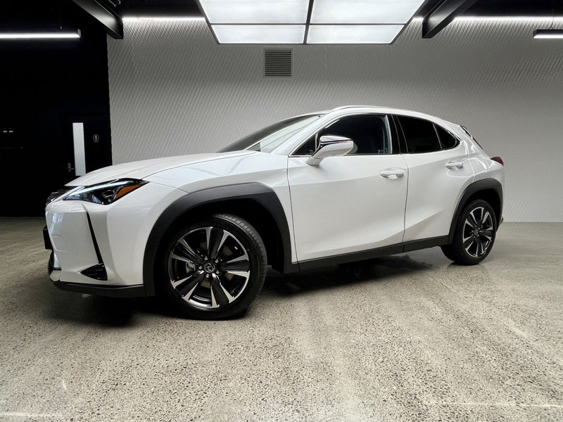 2025 Lexus UX 300h Limited 2.0P HV ECVT FWD