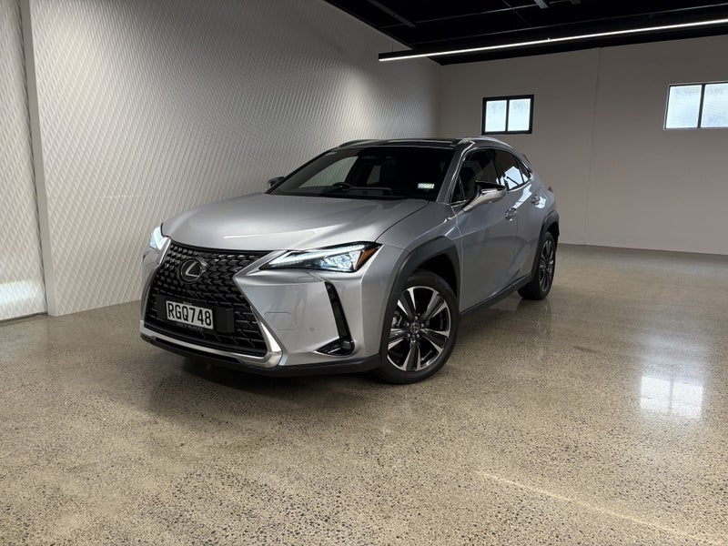 2025 Lexus UX 300h Limited 2.0P HV ECVT FWD