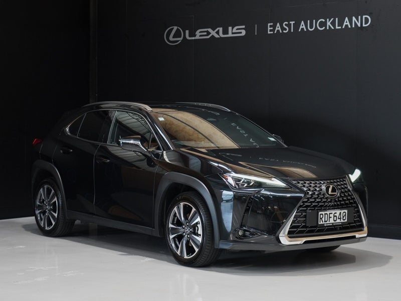 2025 Lexus UX 300h Limited 2.0P HV ECVT FWD