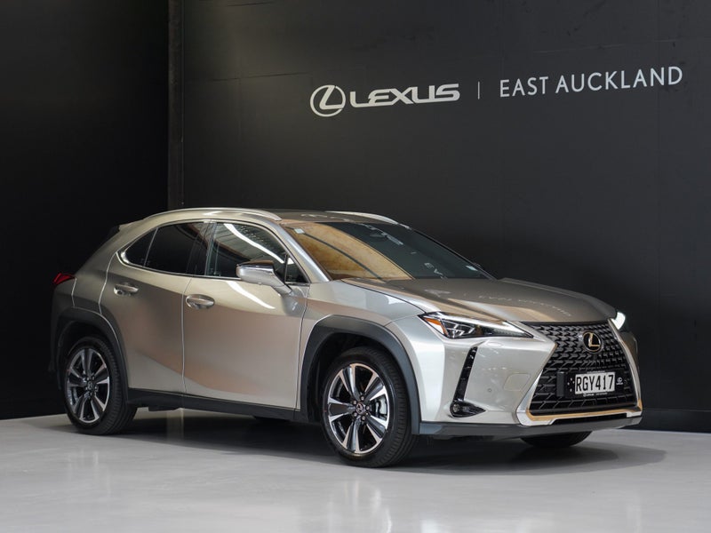 2025 Lexus UX 300h Limited 2.0P HV ECVT FWD