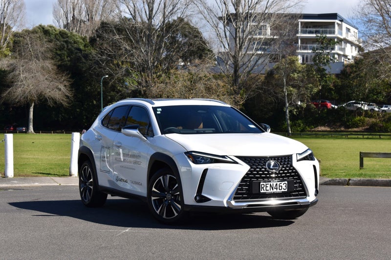 2025 Lexus UX 300h Limited 2.0P HV ECVT FWD SUV