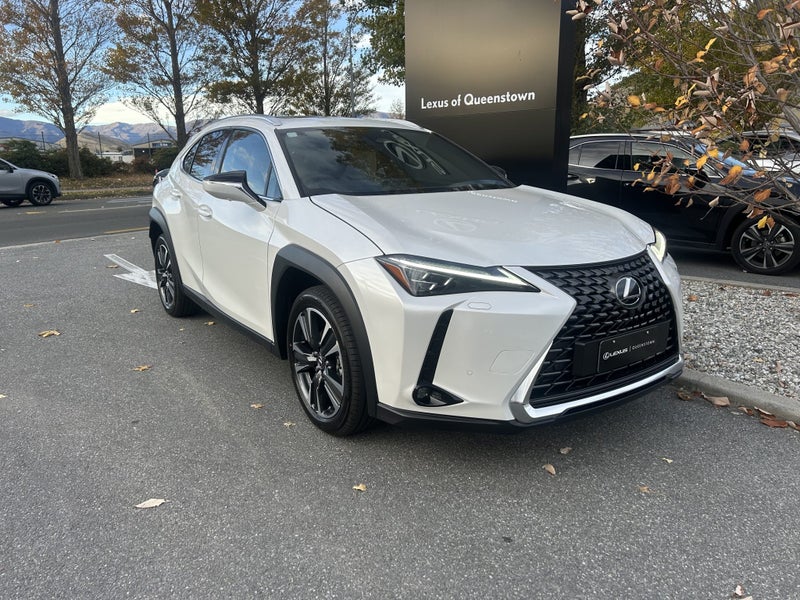 2025 Lexus UX 300h Limited AWD