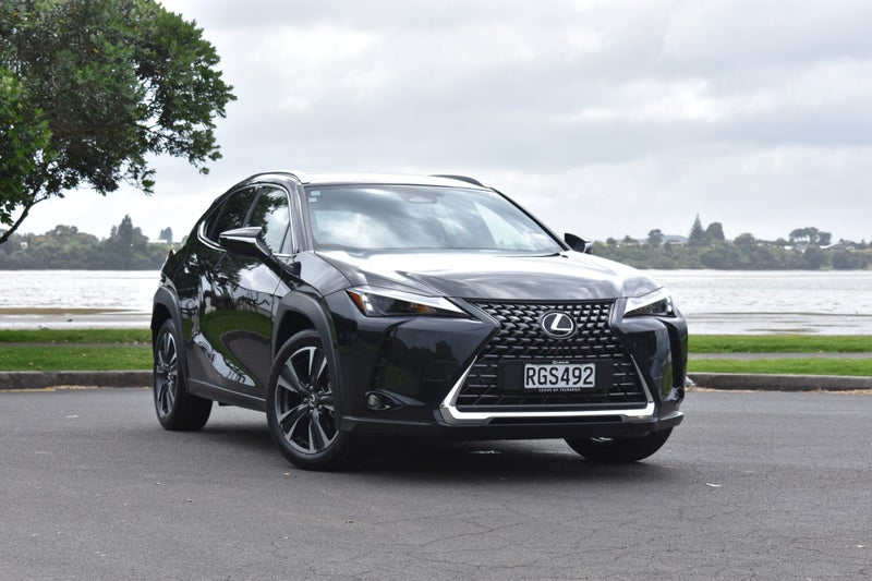 2025 Lexus UX 300h Premium 2.0P HV ECVT AWD SUV