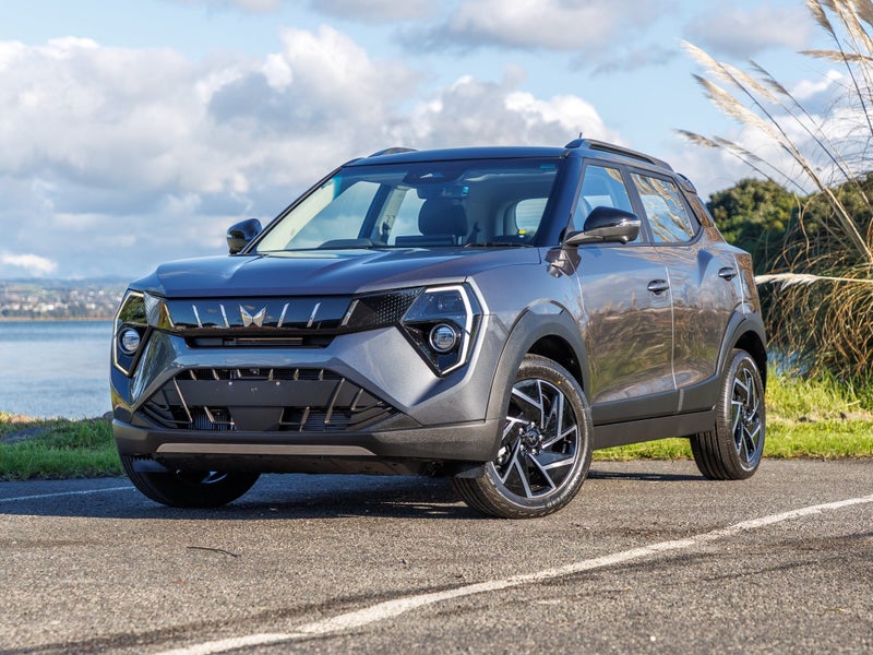 2025 Mahindra XUV 3XO AX7L