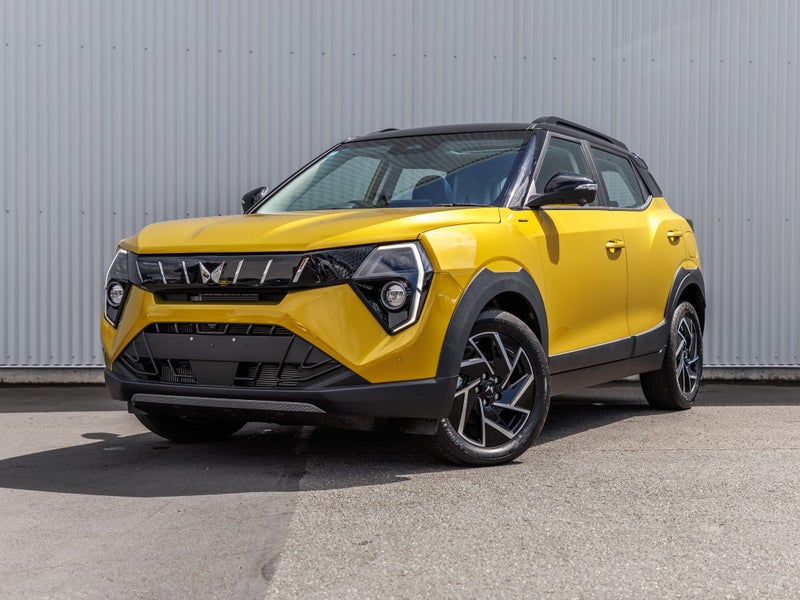 2025 Mahindra XUV 3XO AX7L