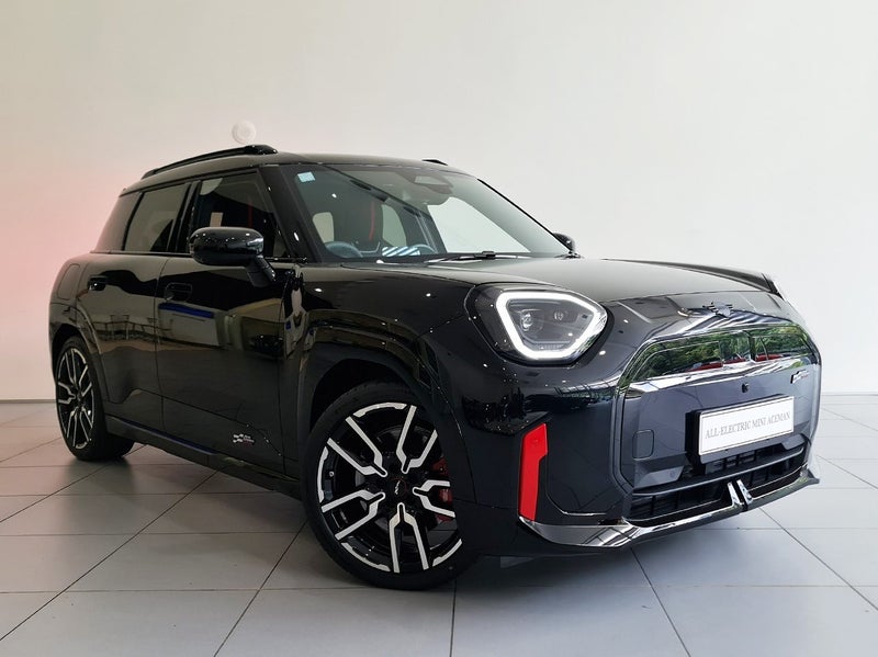 2025 MINI Aceman JCW E Favoured