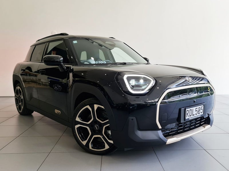 2025 MINI Aceman SE Favoured