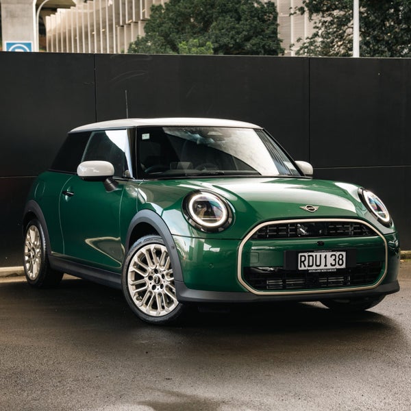 2025 MINI Cooper 3 Door Hatch Favoured