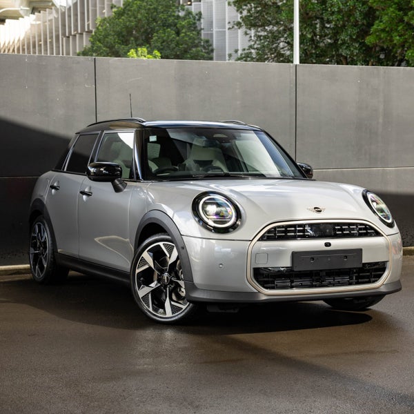 2025 MINI Cooper 5 Door Hatch Favoured