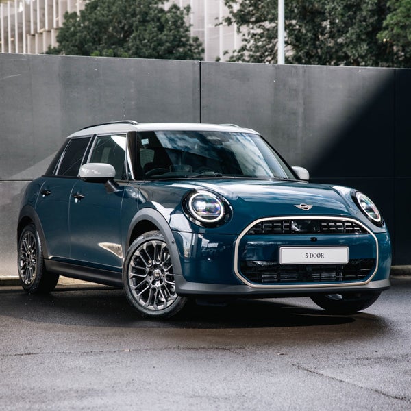 2025 MINI Cooper 5 Door Hatch Favoured Pack