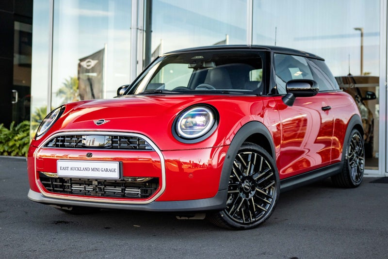2025 MINI Cooper C 3 Door Favoured